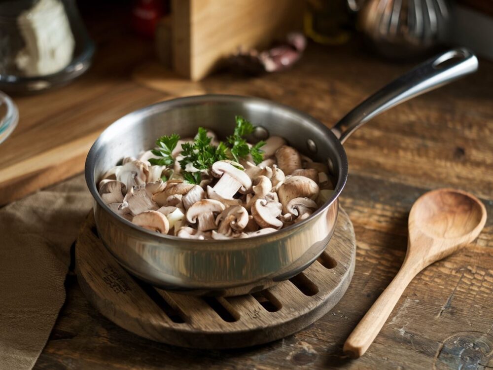 przygotowanie sosu grzybowego